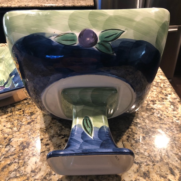 Tabletops Unlimited Leina 1 Raised rectangular platter 1 Square pedestal bowl - Picture 6 of 8